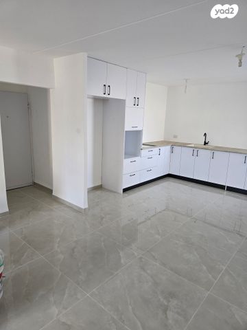 דירה, גולדה מאיר 1, קרית ים ד', קרית ים