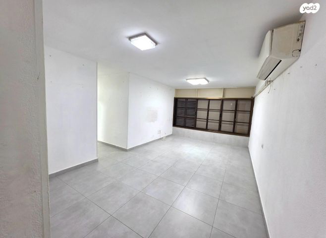 דירה, הרב לוי, רמת הנשיא, בת ים