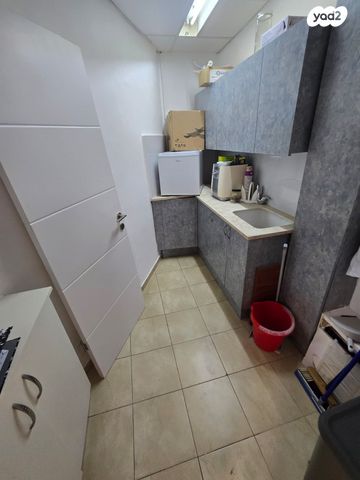 חנויות/ שטח מסחרי, יוסף לישנסקי 27, מב"ת מערב, אזור תעשייה חדש, ראשון לציון