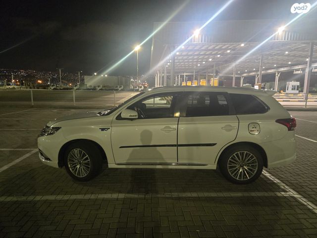 מיצובישי אאוטלנדר