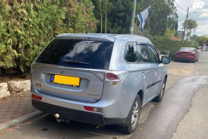 מיצובישי אאוטלנדר