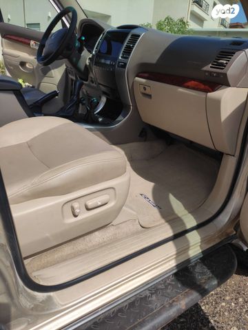 טויוטה לנד קרוזר