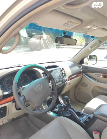 טויוטה לנד קרוזר