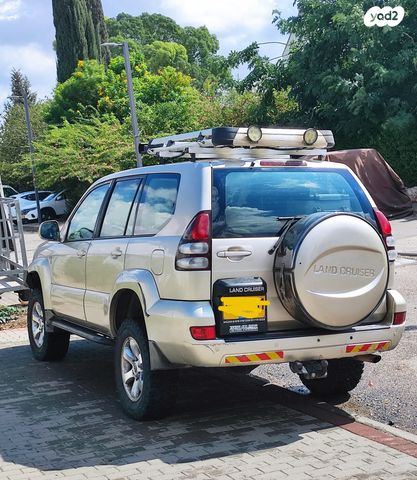 טויוטה לנד קרוזר
