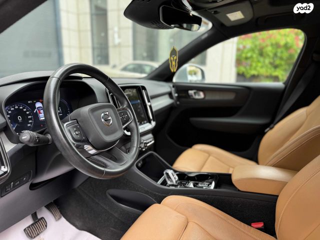 וולוו XC40