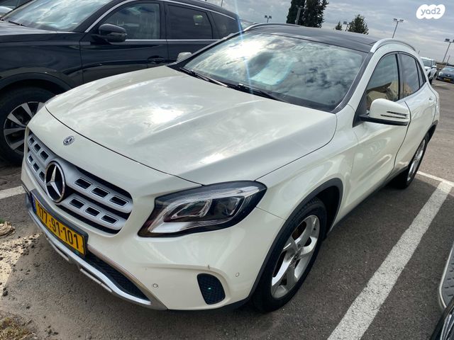 מודעת רכב מרצדס-בנץ GLA