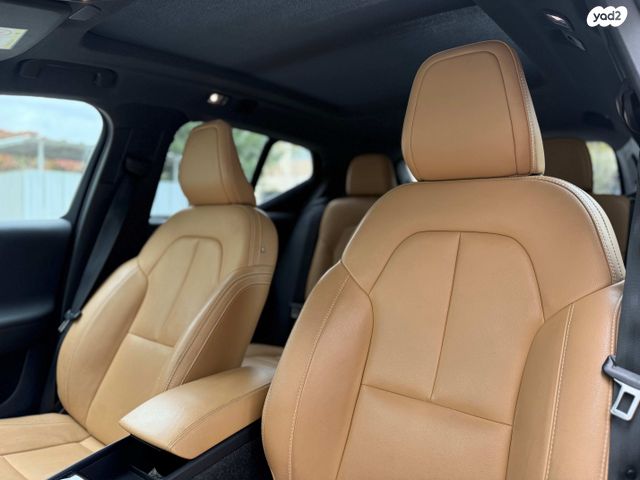 וולוו XC40