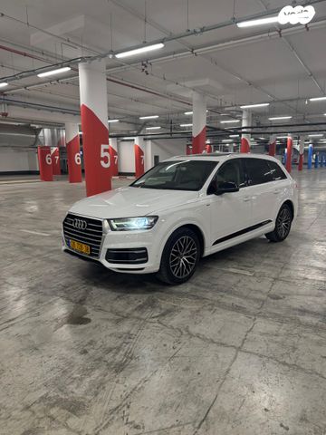 מודעת רכב אאודי Q7