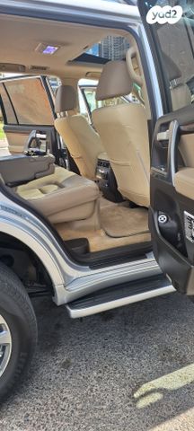 טויוטה לנד קרוזר