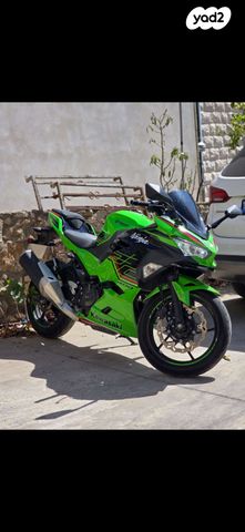 קאוואסאקי נינג'ה 400