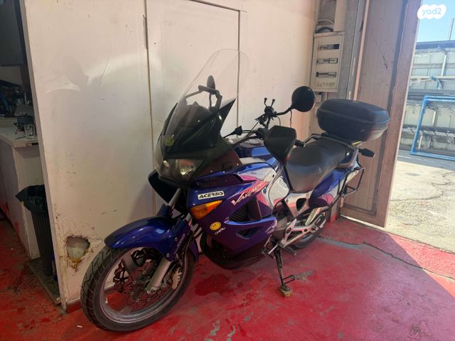 הונדה ואראדרו 1000