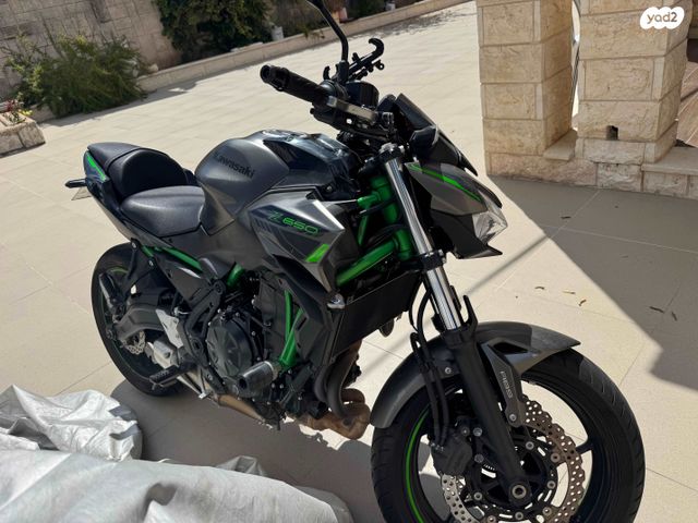 קאוואסאקי Z650 abs