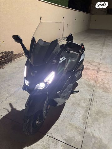 סאן יאנג קרוזים 300