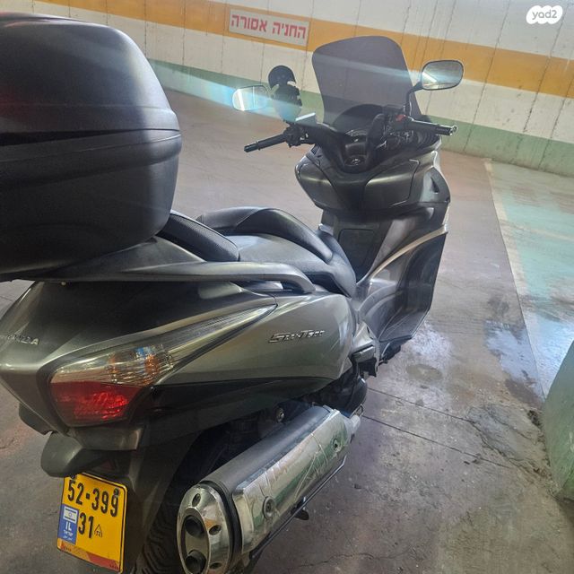 מודעת רכב הונדה סילבר-ווינג 600