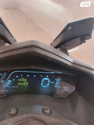 מודעת רכב סאן יאנג ג'וירייד 300 16