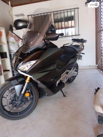 הונדה פורזה 750