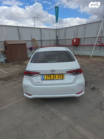 מודעת רכב טויוטה קורולה 1