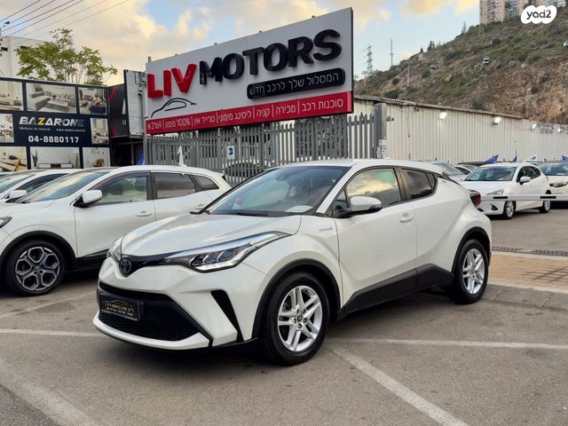 מודעת רכב טויוטה C-HR
