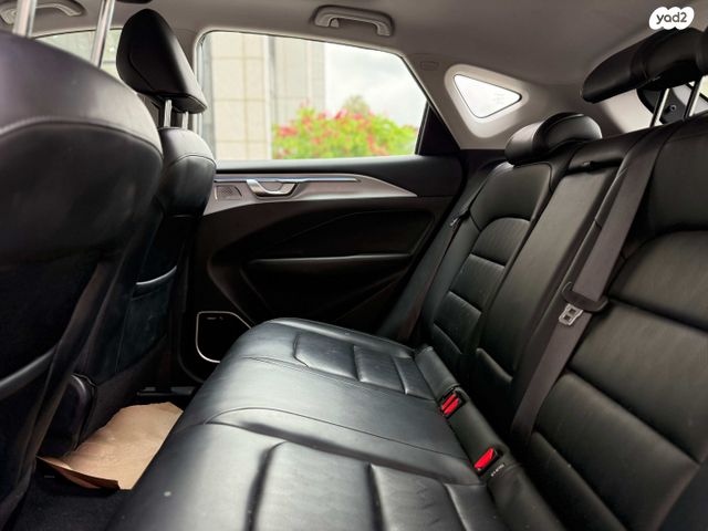 ג׳ילי Geometry C