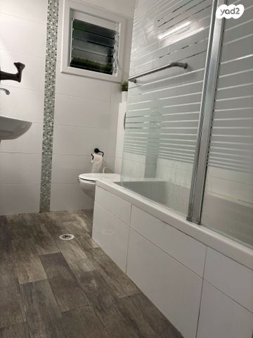 שדרות העצמאות 27