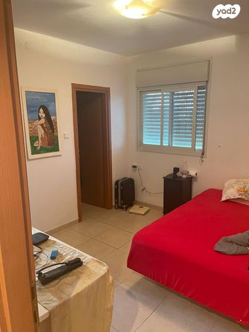 דירה, מנחם בגין 32, נווה גנים, קרית מוצקין