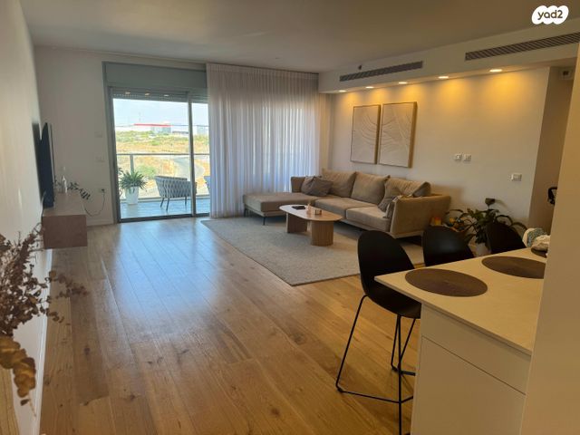 דירה, נחשול 4, נופרים, ראש העין