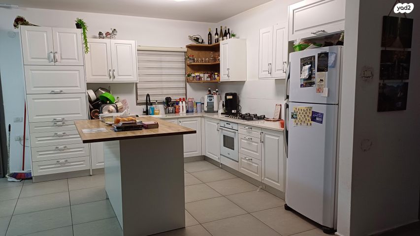 דירה, סביון 28, הפרחים, חריש