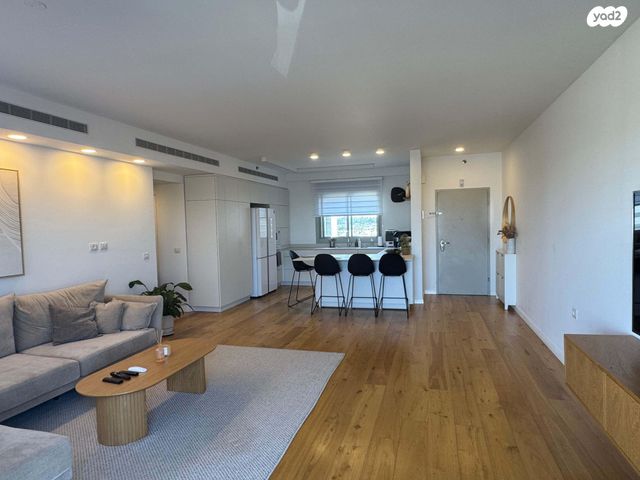 דירה, נחשול 4, נופרים, ראש העין