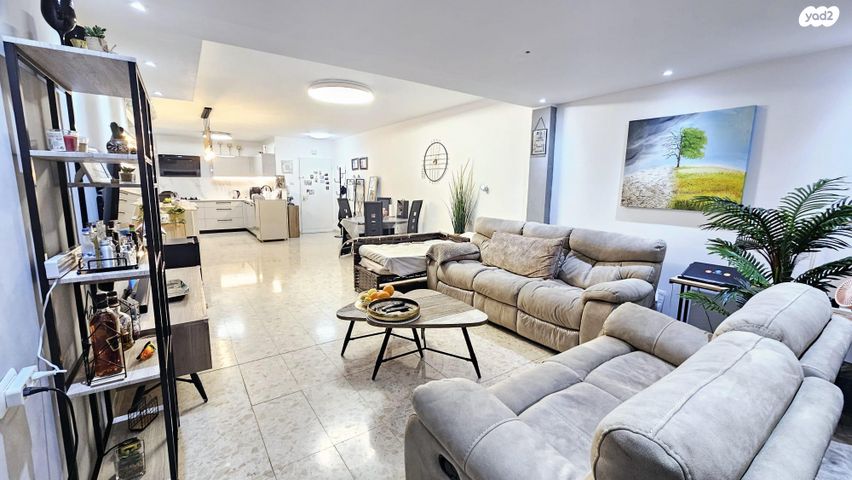 דירת גן, השקד 18, עין שרה, נהריה