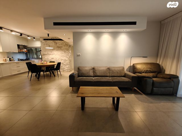 דירה, שדרות הרצל 4, נאות שמיר, יבנה