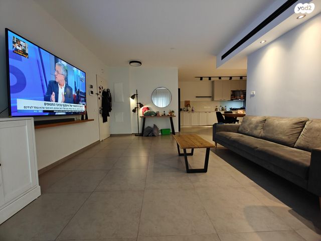 דירה, שדרות הרצל 4, נאות שמיר, יבנה