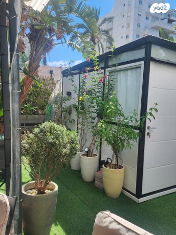 דירת גן, השקד 18, עין שרה, נהריה