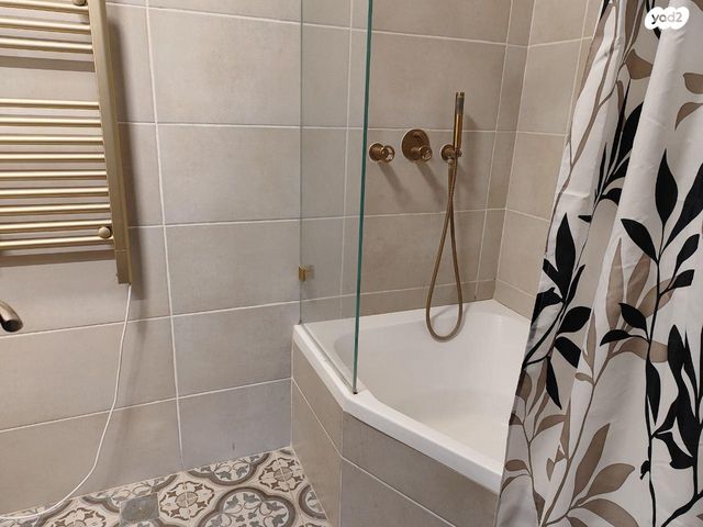 דו משפחתי, גבעות עדן, גבעות עדן, גבעות עדן