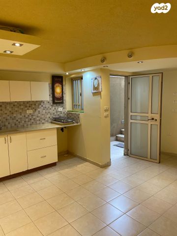 מרתף/ פרטר, החרוב 7, שאר העיר, כפר יונה