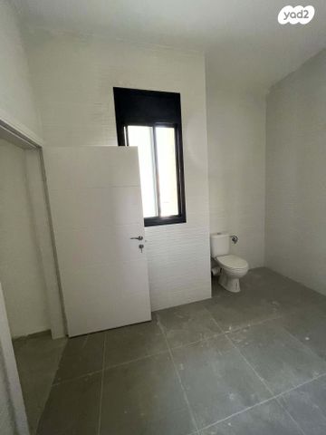 בית פרטי/ קוטג', עץ השדה 134, אדמית / יערית, שלומי