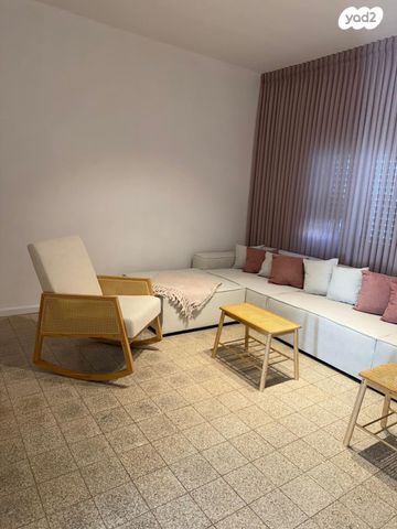 בית פרטי/ קוטג', רמב"ם 82, שעריים, רחובות