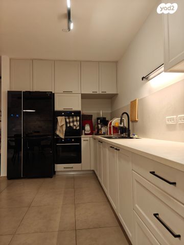 שדרות הרצל 4