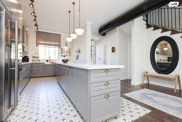 דו משפחתי, שבט דן, שאר העיר, קדימה צורן