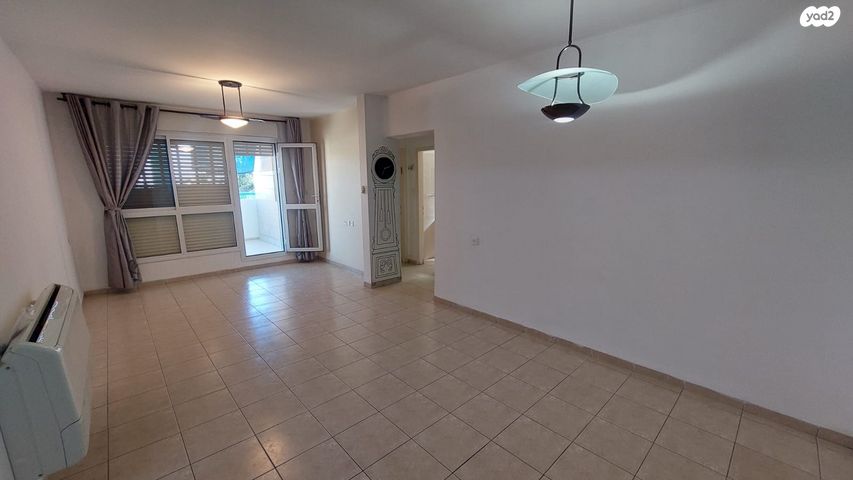 דירה, רמות יצחק, נשר