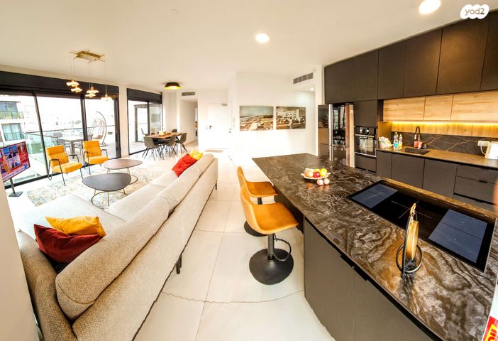 גג/ פנטהאוז, בן יהודה 44, תל אביב יפו