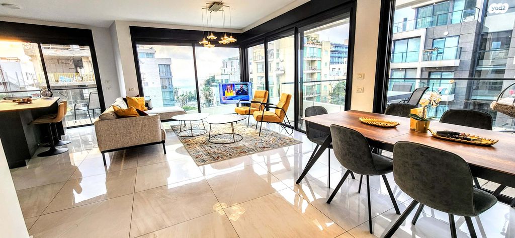 גג/ פנטהאוז, בן יהודה 44, תל אביב יפו