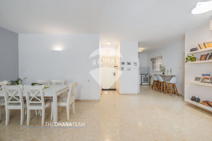 דירה, מרדכי גור, רמת פולג, נתניה