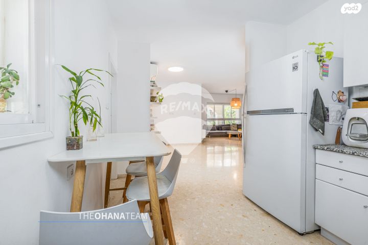 דירה, מרדכי גור, רמת פולג, נתניה