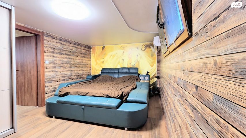 דו משפחתי, שאול המלך, יצחק רבין, מעלות תרשיחא