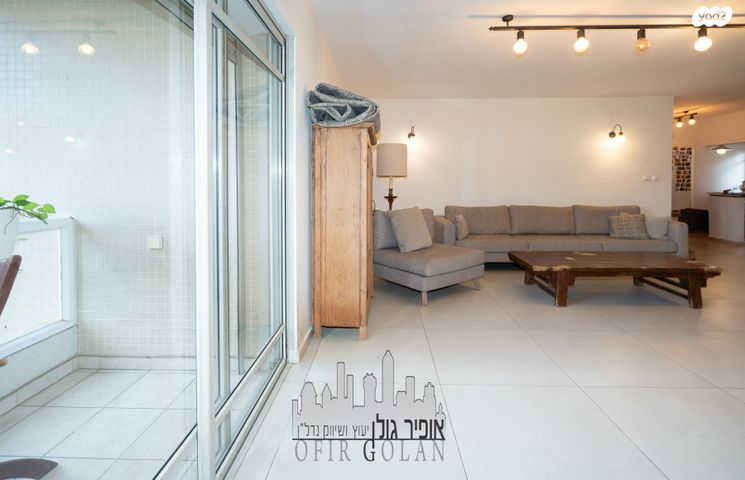 דירה, הרצליה