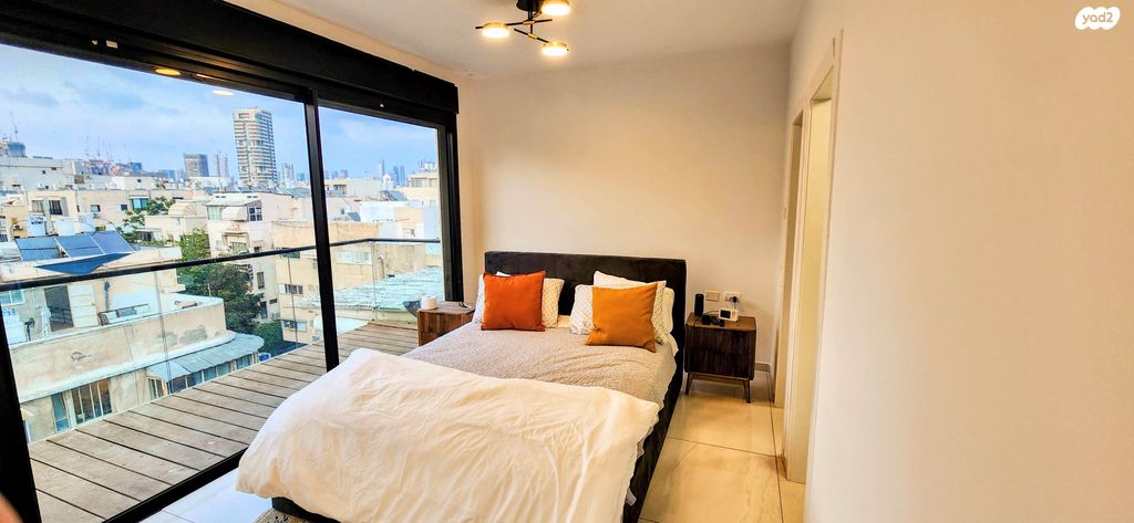 גג/ פנטהאוז, בן יהודה 44, תל אביב יפו