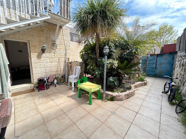 דירת גן, חיל המודיעין, פסגת זאב, ירושלים