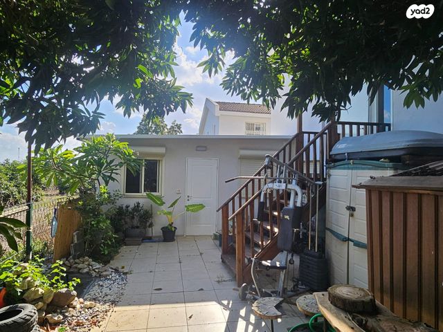 בית פרטי/ קוטג', צפרירים, הכפר הירוק, פרדס חנה כרכור