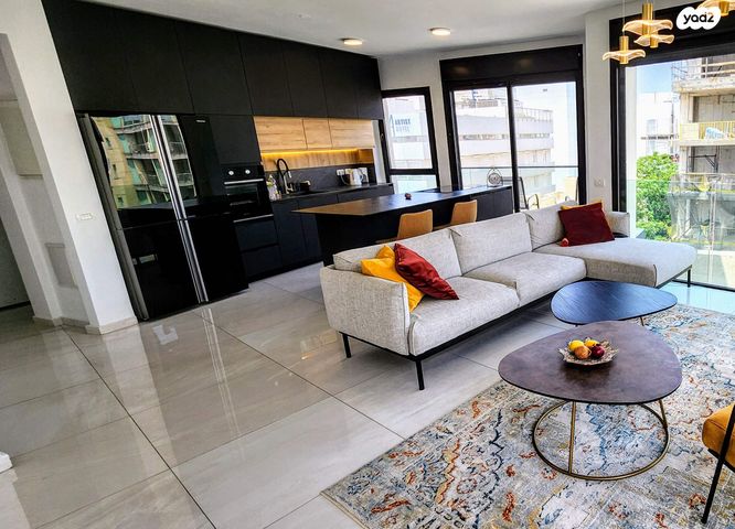 גג/ פנטהאוז, בן יהודה 44, תל אביב יפו