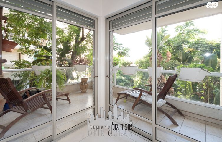 דירה, הרצליה